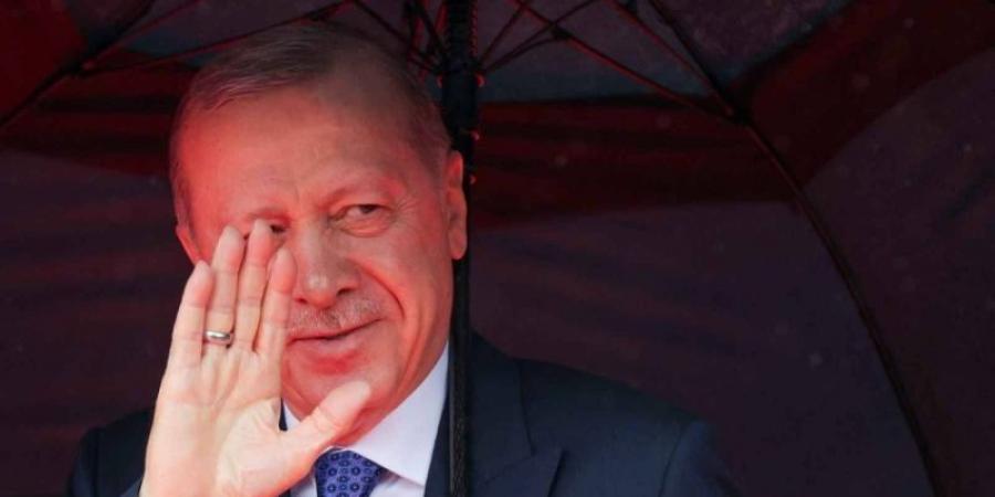 إعلام تركي: الحزب الحاكم يدرس ترشيح أردوغان لولاية رئاسية ثالثة