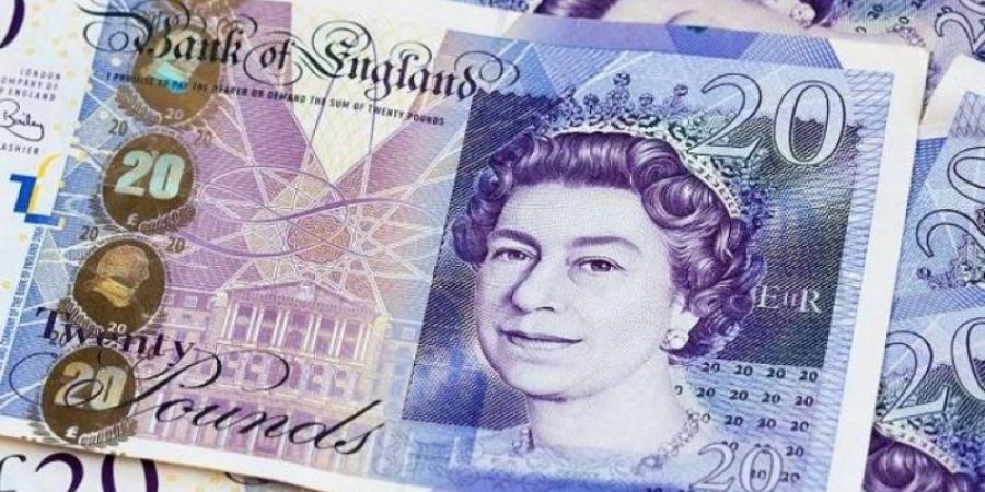 الجنيه الإسترليني يرتفع بشكل طفيف أمام الدولار واليورو وسط تفاؤل حذر في الأسواق