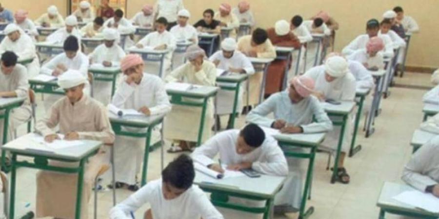 للطلاب والموظفين.. تعرف إلى عقوبات الإخلال بنظام الاختبارات في الإمارات