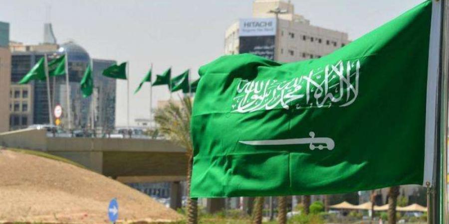 وزارة سعودية تعلن تطبيق حظر العمل تحت أشعة الشمس