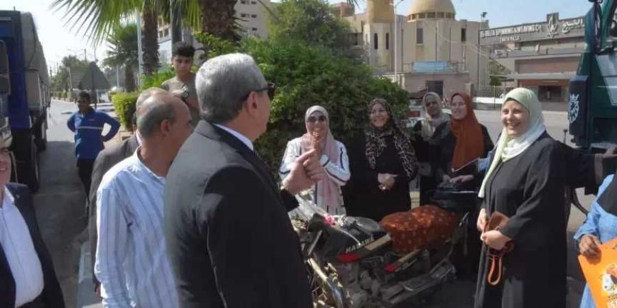 محافظ الغربية يتابع ميدانيًا انتظام اللجان ويحرص على تحفيز الطلاب وطمأنة أولياء الأمور