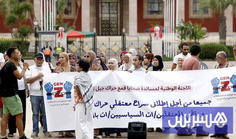 أمهات يطالبن بحرية أبنائهن