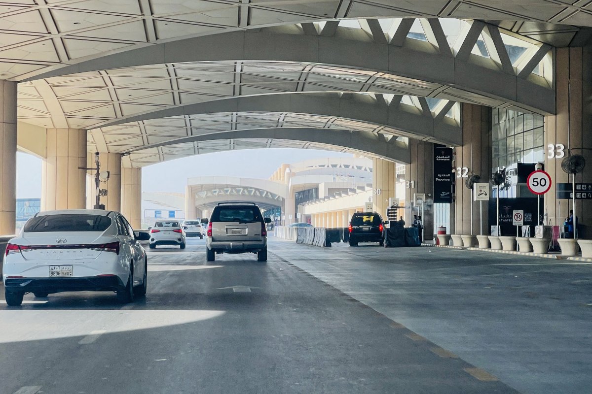 انفجار في مطار الملك خالد بالرياض